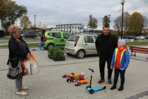 16.10.2022. Kazimierza Wielka. Wyprzedaż garażowa / fot. Marta Gajda-Kruk - Radio Kielce