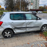 25.10.2022. Kielce. Zderzenie dwóch samochodów na ulicy Grunwaldzkiej / Fot. Wiktor Taszłow - Radio Kielce