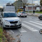 25.10.2022. Kielce. Zderzenie dwóch samochodów na ulicy Grunwaldzkiej / Fot. Wiktor Taszłow - Radio Kielce