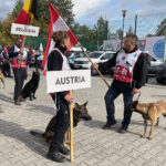 11.10.2022. Wólka Milanowska. Otwarcie 27. Mistrzostw Świata Psów w Tropieniu Sportowym / Fot. Monika Miller – Radio Kielce