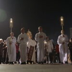 W kaplicy są teraz relikwie ponad 80 świętych i błogosławionych - Radio Kielce 31.10.2022. Kielce. Kościół św. Józefa Robotnika. Noc Świętych / Fot. Wiktor Taszłow – Radio Kielce