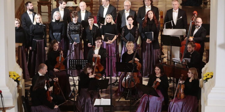 28.10.2022. Święty Krzyż. Jubileusz Radia Kielce. Koncert „Dziękujemy za siedem dekad”. / Fot. Wiktor Taszłow - Radio Kielce