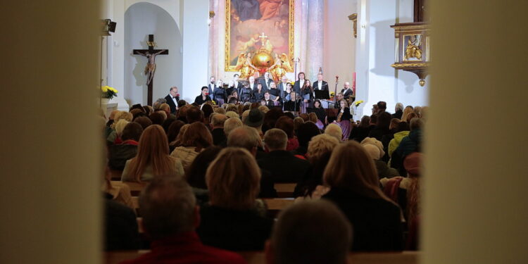 28.10.2022. Święty Krzyż. Jubileusz Radia Kielce. Koncert „Dziękujemy za siedem dekad”. / Fot. Wiktor Taszłow - Radio Kielce