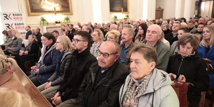 28.10.2022. Święty Krzyż. Jubileusz Radia Kielce. Koncert „Dziękujemy za siedem dekad”. / Fot. Wiktor Taszłow - Radio Kielce