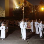 W kaplicy są teraz relikwie ponad 80 świętych i błogosławionych - Radio Kielce Przed nami Noc Świętych. Sprawdź, gdzie odbędą się modlitewne spotkania