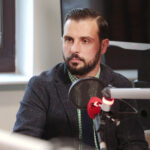 03.01.2022. Kielce. Studio Polityczne Radia Kielce. Na zdjęciu: Mateusz Brzeziński - Nowa Lewica / Fot. Wiktor Taszłow - Radio Kielce