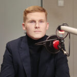 03.01.2022. Kielce. Studio Polityczne Radia Kielce. Na zdjęciu: Łukasz Wasilewski - Konfederacja Ruch Narodowy / Fot. Wiktor Taszłow - Radio Kielce