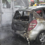 04.10.2022. Kielce. Pożar samochodów przy ul. Grunwaldzkiej / Fot. Wiktor Taszłow - Radio Kielce