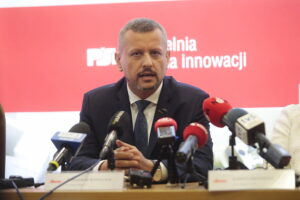 05.10.2022. Kielce. Politechnika Świętokrzyska podpisuje umowy o współpracy. Na zdjęciu: Przemysław Kowalczuk - wiceprezes Mesko / Fot. Wiktor Taszłow – Radio Kielce