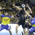 Kosmiczny mecz w Kielcach! Łomża Industria górą po pasjonującej walce! - Radio Kielce