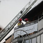 08.10.2022. Kielce. Pożar kamienicy przy ul. Sienkiewicza / Fot. Wiktor Taszłow - Radio Kielce