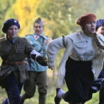 09.10.2022. Tokarnia. Muzeum Wsi Kieleckiej. Widowisko „Szlakiem wrześniowej chwały oręża polskiego” / Fot. Wiktor Taszłow - Radio Kielce