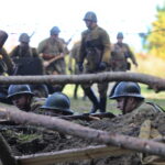 09.10.2022. Tokarnia. Muzeum Wsi Kieleckiej. Widowisko „Szlakiem wrześniowej chwały oręża polskiego” / Fot. Wiktor Taszłow - Radio Kielce