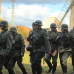 09.10.2022. Tokarnia. Muzeum Wsi Kieleckiej. Widowisko „Szlakiem wrześniowej chwały oręża polskiego” / Fot. Wiktor Taszłow - Radio Kielce