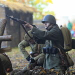 09.10.2022. Tokarnia. Muzeum Wsi Kieleckiej. Widowisko „Szlakiem wrześniowej chwały oręża polskiego” / Fot. Wiktor Taszłow - Radio Kielce