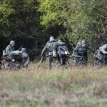 09.10.2022. Tokarnia. Muzeum Wsi Kieleckiej. Widowisko „Szlakiem wrześniowej chwały oręża polskiego” / Fot. Wiktor Taszłow - Radio Kielce