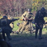 09.10.2022. Tokarnia. Muzeum Wsi Kieleckiej. Widowisko „Szlakiem wrześniowej chwały oręża polskiego” / Fot. Wiktor Taszłow - Radio Kielce