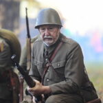 09.10.2022. Tokarnia. Muzeum Wsi Kieleckiej. Widowisko „Szlakiem wrześniowej chwały oręża polskiego” / Fot. Wiktor Taszłow - Radio Kielce