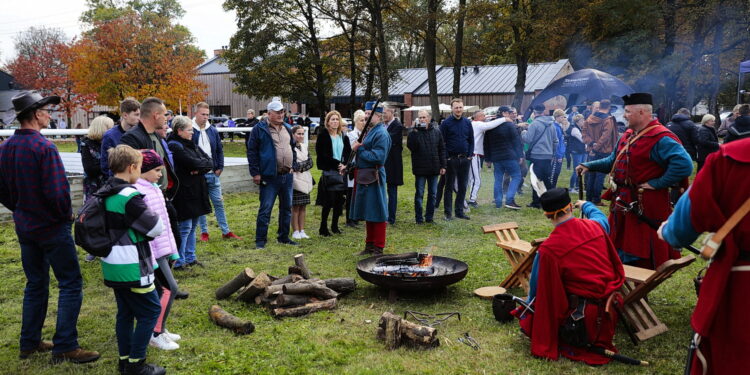 15.10.2022. Oblęgorek. XVII Hubertus Sarmacki w Oblęgorku / Fot. Wiktor Taszłow - Radio Kielce