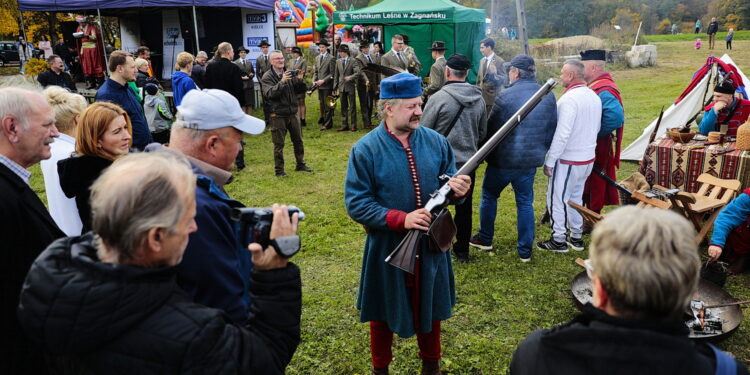 15.10.2022. Oblęgorek. XVII Hubertus Sarmacki w Oblęgorku / Fot. Wiktor Taszłow - Radio Kielce