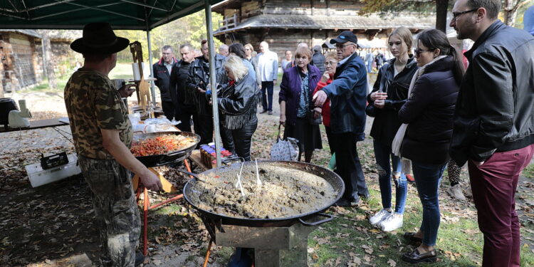 16.10.2022. Tokarnia. Smaki Gęsiny / Fot. Wiktor Taszłow - Radio Kielce