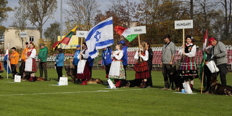 16.10.2022. Kielce. 27. Mistrzostwa Świata Psów w Tropieniu Sportowym / Fot. Wiktor Taszłow - Radio Kielce