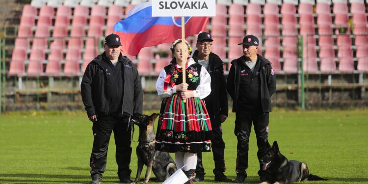 16.10.2022. Kielce. 27. Mistrzostwa Świata Psów w Tropieniu Sportowym / Fot. Wiktor Taszłow - Radio Kielce