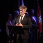 17.10.2022. Kielce. Uroczystość nadania imienia sztandaru Świętokrzyskiej Wojewódzkiej Komendy Ochotniczych Hufców Pracy. Na zdjęciu: senator Krzysztof Słoń / Fot. Wiktor Taszłow - Radio Kielce