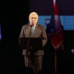 17.10.2022. Kielce. Uroczystość nadania imienia sztandaru Świętokrzyskiej Wojewódzkiej Komendy Ochotniczych Hufców Pracy. Na zdjęciu: Andrzej Bętkowski - marszałek województwa świętokrzyskiego / Fot. Wiktor Taszłow - Radio Kielce