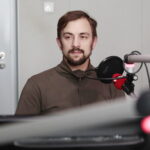17.10.2022 Radio Kielce. Studio Polityczne Radia Kielce. Na zdjęciu: Mateusz Iwan - Konfederacja Partia KORWiN / Fot. Wiktor Taszłow - Radio Kielce