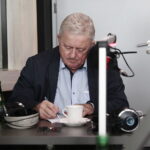 17.10.2022. Kielce. Studio Polityczne Radia Kielce. Na zdjęciu: poseł Czesław Siekierski - PSL KP / Fot. Wiktor Taszłow - Radio Kielce