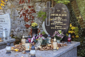 Na kieleckich cmentarzach rozpoczęły się wielkie porządki - Radio Kielce
