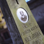 Kielce. Przygotowania na cmentarzach do dnia Wszystkich Świętych / Fot. Wiktor Taszłow - Radio Kielce