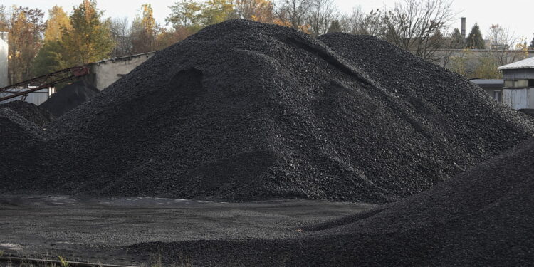 Druga transza naboru wniosków na sprzedaż węgla - Radio Kielce