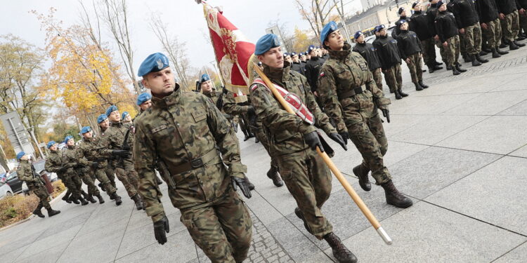 24.10.2022. Kielce. Odsłonięcie tablicy pamięci żołnierzy 2. Pułku Artylerii Lekkiej Legionów / Fot. Wiktor Taszłow - Radio Kielce