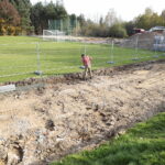 24.10.2022. Piekoszów. Wmurowanie kamienia węgielnego pod budowę boiska. / Fot. Wiktor Taszłow - Radio Kielce