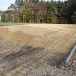 24.10.2022. Piekoszów. Wmurowanie kamienia węgielnego pod budowę boiska. / Fot. Wiktor Taszłow - Radio Kielce