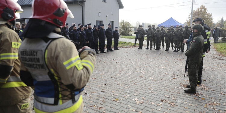 26.10.2022. Wzdół Parcele. Ćwiczenia obronne pod kryptonimem „Zamek 22” / Fot. Wiktor Taszłow - Radio Kielce