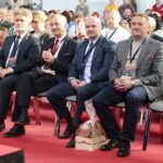 Organizacje pozarządowe z całej Polski prezentują się w Targach Kielce - Radio Kielce 27.10.2022. Kielce. I Ogólnopolskie Targi Organizacji Pozarządowych NGO-EXPO. Na zdjęciu (od lewej): Krzysztof Słoń - senator PiS, Zbigniew Koniusz - wojewoda świętokrzyski, Rafał Nowak - wicewojewoda świętokrzyski i Mirosław Gębski - starosta kielecki / Fot. Wiktor Taszłow - Radio Kielce