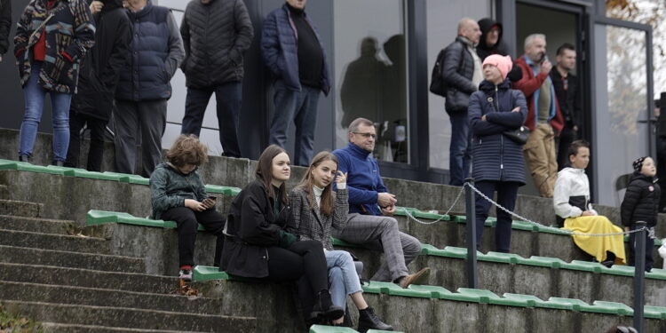 23.10.2022 Kielce. Mecz charytatywny dziennikarze - sędziowie piłkarscy na rzecz leczenia dziennikarza TVP Leszka Salvy/ Fot. Jarosław Kubalski - Radio Kielce