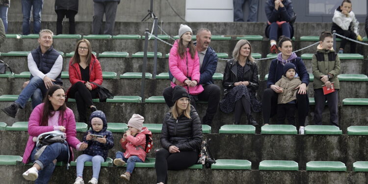 23.10.2022 Kielce. Mecz charytatywny dziennikarze - sędziowie piłkarscy na rzecz leczenia dziennikarza TVP Leszka Salvy/ Fot. Jarosław Kubalski - Radio Kielce