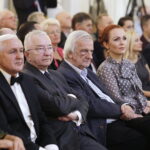 04.10.2022 Warszawa. Gala operowo-operetkowa promująca Międzynarodowy Festiwal Muzyczny im. Krystyny Jamroz. Na zdjęciu (od lewej): Waldemar Sikora - burmistrz Buska-Zdroju, poseł Krzysztof Lipiec, Ryszard Terlecki - marszałek Sejmu, Agnieszka Kaczmarska - szefowa Kancelarii Sejmu / Fot. Jarosław Kubalski - Radio Kielce