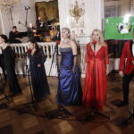 04.10.2022 Warszawa. Gala operowo-operetkowa promująca Międzynarodowy Festiwal Muzyczny im. Krystyny Jamroz. Na zdjęciu (od lewej): Dominik Sutowicz, Joanna Woś, Klaudia Duda, Renata Drozd, Magdalena Idzik i Jakub Milewski / Fot. Jarosław Kubalski - Radio Kielce