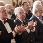 04.10.2022 Warszawa. Gala operowo -operetkwa promująca Międzynarodowy Festiwal Muzyczny im. Krystyny Jamroz. Na zdjęciu (od lewej): Waldemar Sikora - burmistrz Buska-Zdroju, poseł Krzysztof Lipiec, Ryszard Terlecki - marszałek Sejmu / Fot. Jarosław Kubalski - Radio Kielce