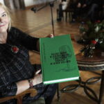 10.10.2022 Kielce. Spotkanie z autorką książki o Polskim Radiu Joanną Sztejnbis-Zdyb. Na zdjęciu Joanna Sztejnbis-Zdyb / Fot. Jarosław Kubalski - Radio Kielce