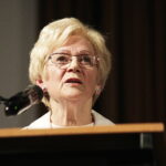 Gaudeamus Igitur zabrzmiało na Uniwersytecie III Wieku „Ponad czasem” - Radio Kielce Na zdjęciu Janina Łucak - Założycielka i wieloletnia prezes Uniwersytetu III Wieku PONAD CZASEM w Kielcach / Fot. Jarosław Kubalski - Radio Kielce