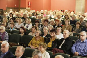 Gaudeamus Igitur zabrzmiało na Uniwersytecie III Wieku „Ponad czasem” - Radio Kielce