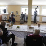 Góralska kapela ze Szczyrku zagrała w hospicjum - Radio Kielce