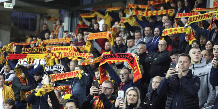 14.10.2022. Kielce. Mecz Korona Kielce - Stal Mielec. / Fot. Jarosław Kubalski - Radio Kielce