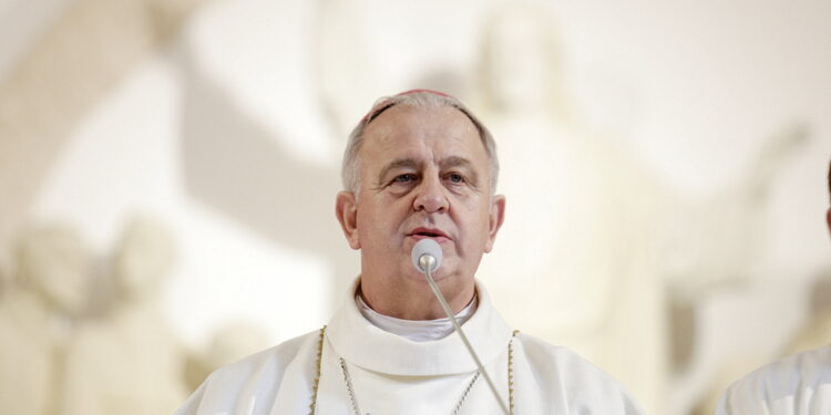 22.10.2022 Kielce. Poświęcenie odnowionej kaplicy przy ulicy Pietraszki. Na zdjęciu biskup Jan Piotrowski / Fot. Jarosław Kubalski - Radio Kielce